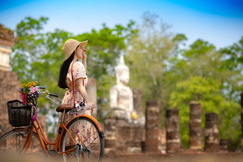 Historische Königsstädte und alte Stupas im ursprünglichen Thailand