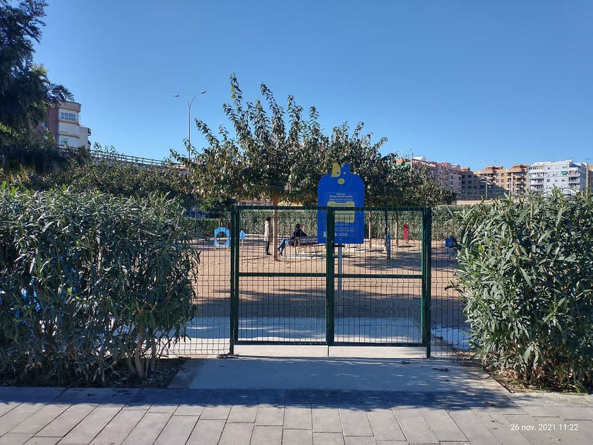 Zona para perros en el Parque Central de Valencia.
