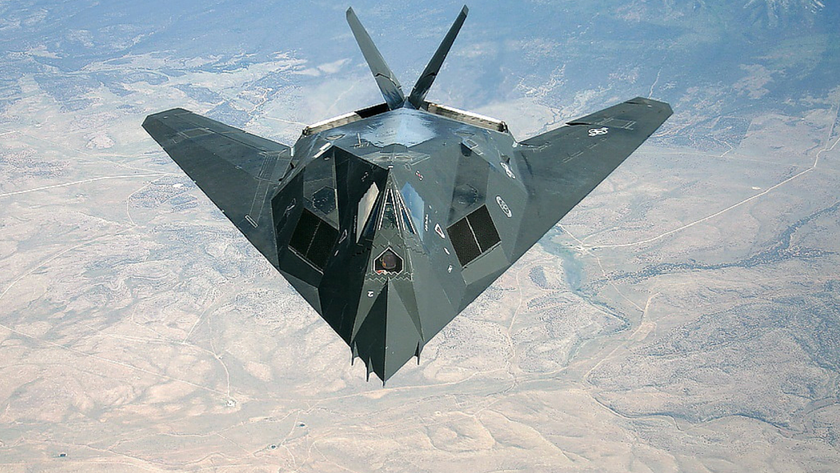 "Sua spigolosità" Lockheed Martin F-117 Nighthawk, quando uscì dai stabilimenti si pensò subito che avrebbe cambiato il modo di concepire un aereo. (Foto: Lockheed Martin)