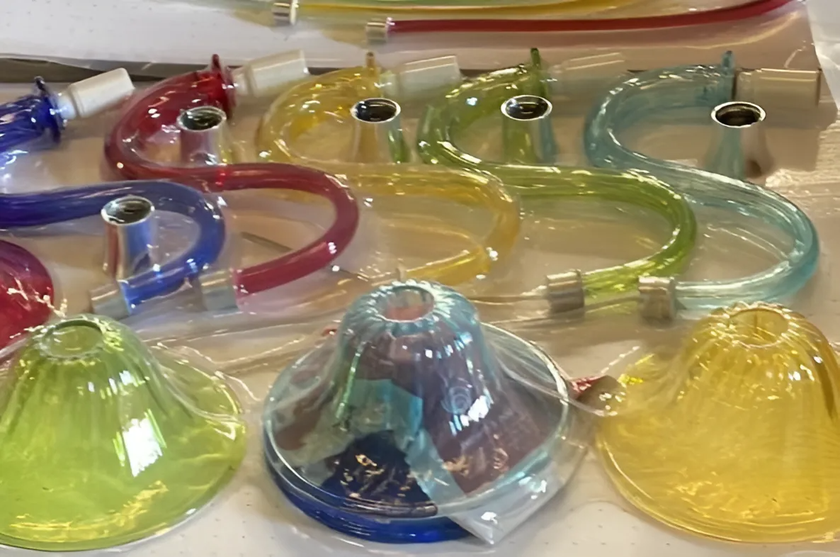 Video lampadario Morettina moderno multicolore imballato pronto per essere spedito