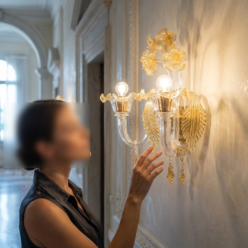 Lampada da parete Miss Beethoven in vetro di Murano lavorato a mano per hotel luxury