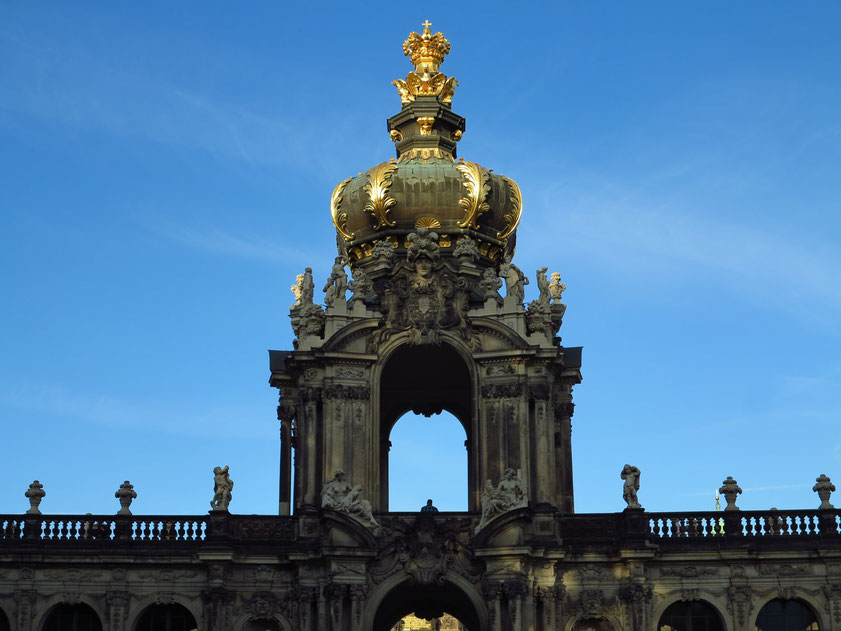 Zwinger, das Kronentor mit den zu beiden Seiten anschließenden Langgalerien