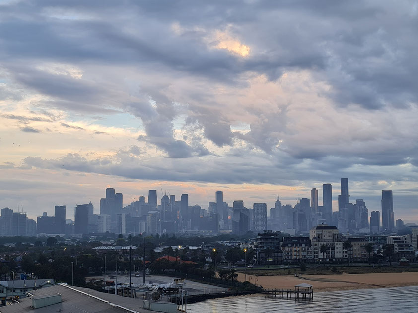 Blick vom Cruise Terminal auf Melbourne