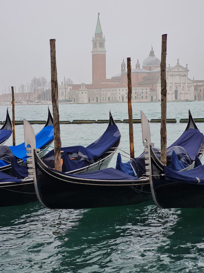 Blick von der Gondola Service Station (Riva degli Schiavoni) zur San Giorgio Maggiore-Kirche (Chiesa di San Giorgio Maggiore)