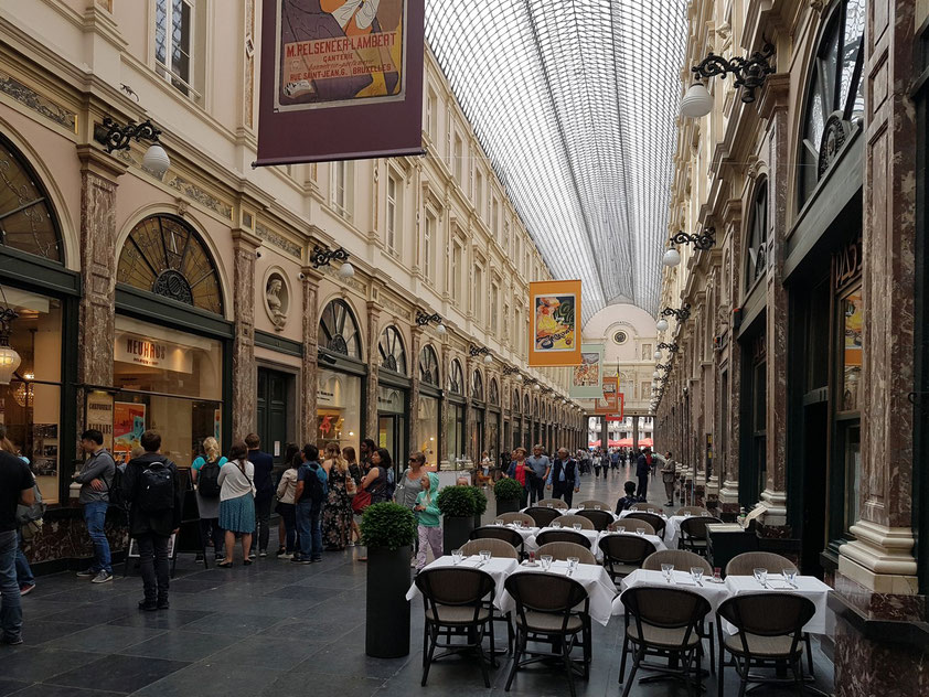 Brüssel, Galeries Royale St-Hubert mit Luxuxgeschäften, 1847 eröffnet