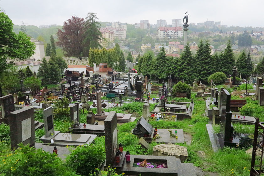 Lytschakiwski-Friedhof, einer der schönsten Friedhöfe Europas (1786), mit Ruhestätten berühmter Persönlichkeiten aus Lemberg