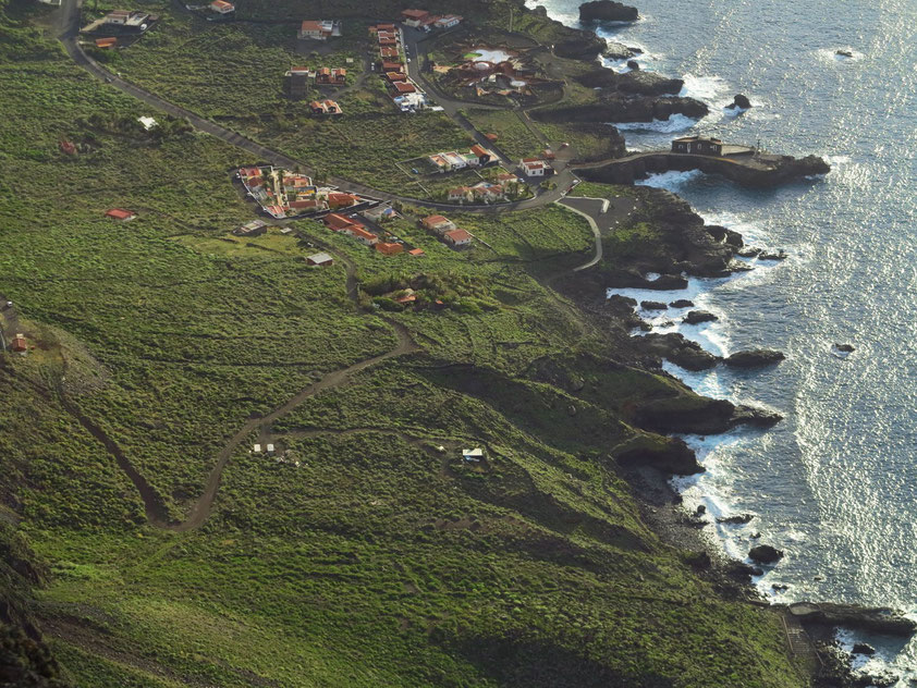 Blick vom Mirador de la Peña auf El Golfo mit Punta Grande