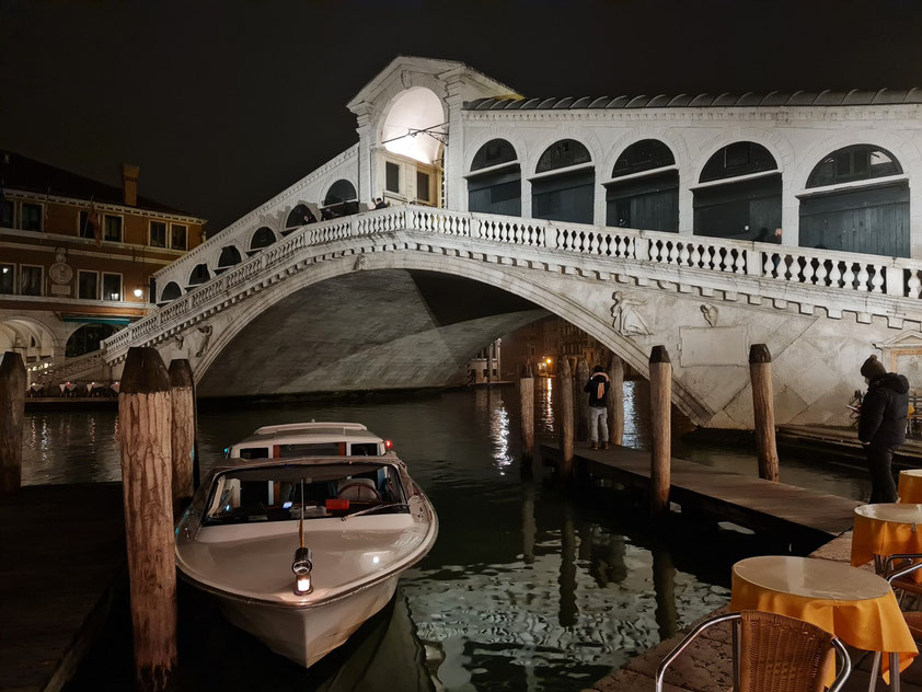 Am Ziel: Venedig, Rialto-Brücke, Ankunft um 22 Uhr