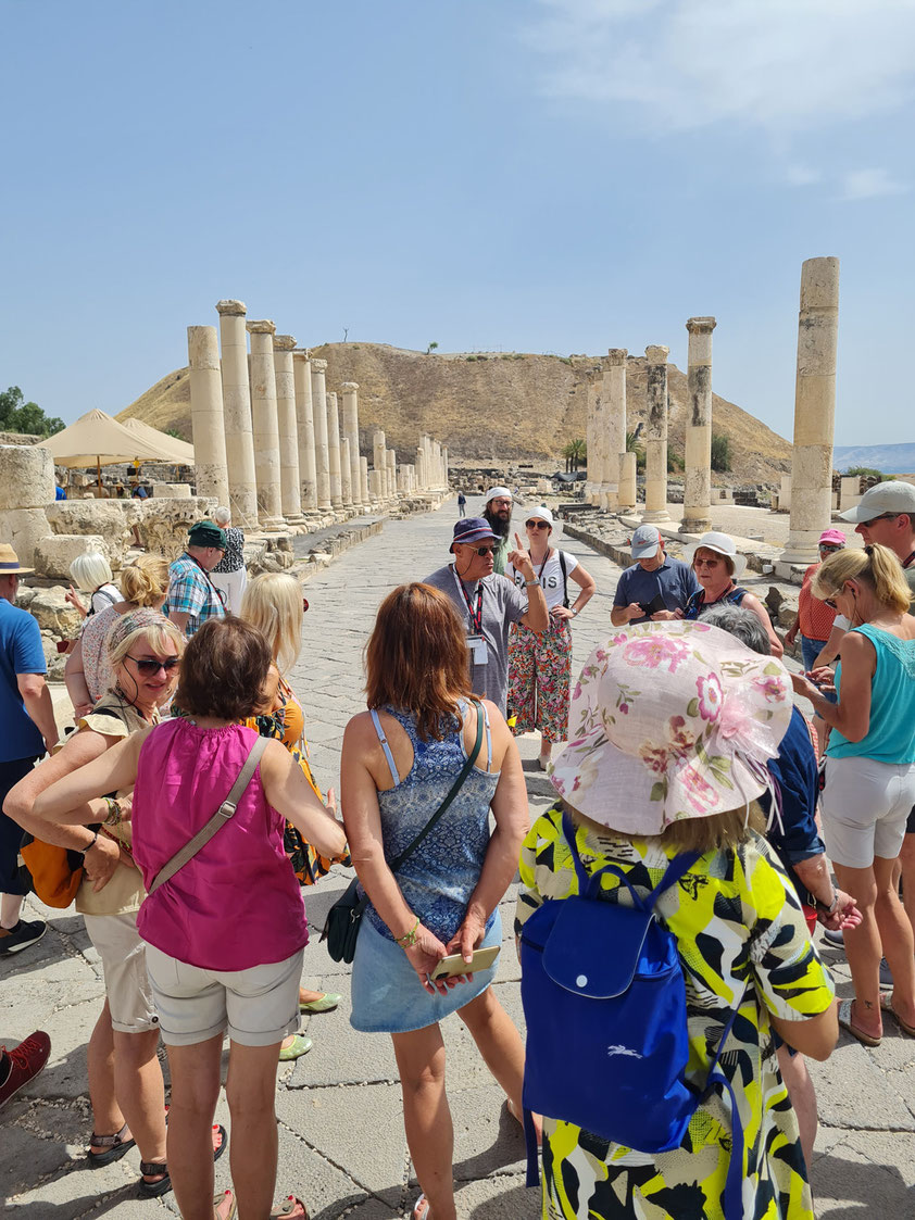 Beit She'an. Die Palladiusstraße war die Flaniermeile der antiken Stadt, flankiert von Säulengängen und zahlreichen Geschäften.