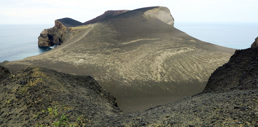 Vulcão dos Capelinhos auf der Insel Faial, Ausbruch am 27. 9. 1957 auf offener See, Vereinigung mit der Insel Faial am 12. 11. 1957