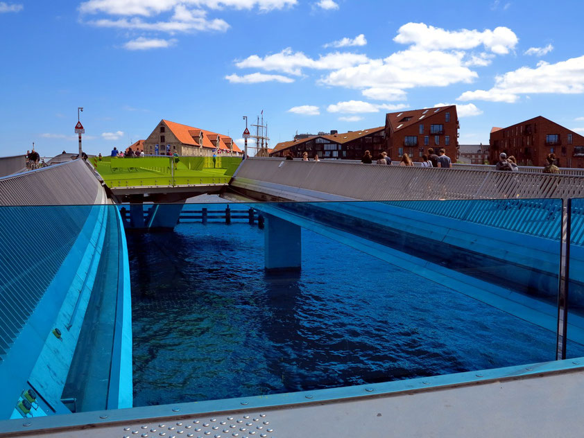 Kopenhagen. Brücke Inderhavnsbroen beim Neuen Schauspielhaus