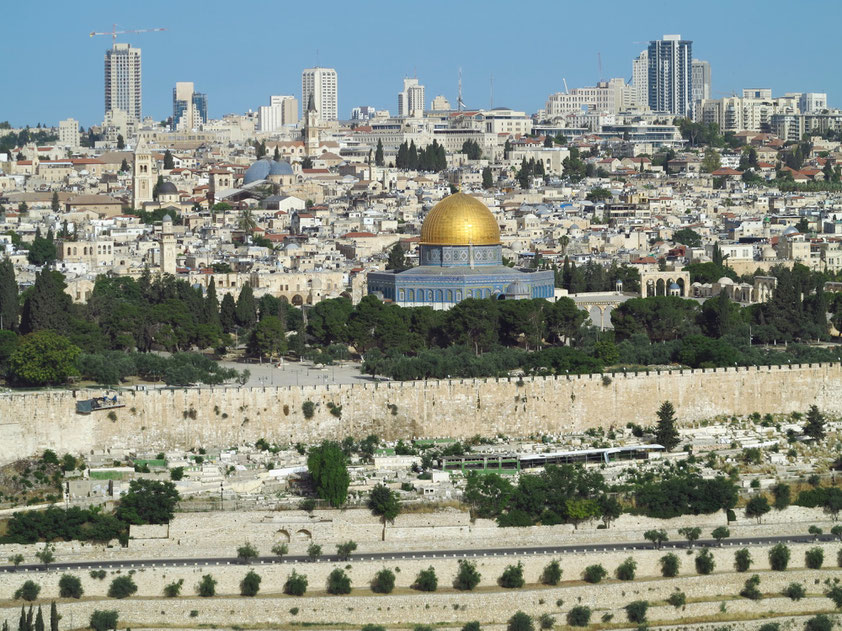 Jerusalem, Blick vom Ölberg auf die Altstadt mit dem Felsendom und die Neustadt im Hintergrund