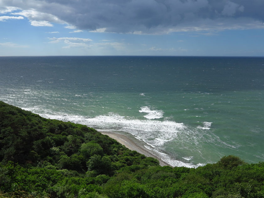 Hiddensee. Blick vom Kliff in der Nähe des Leuchtturms Dornbusch auf die Westküste