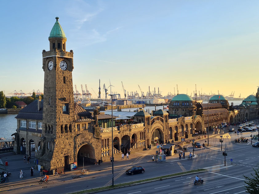 Hamburg, St. Pauli-Landungsbrücken