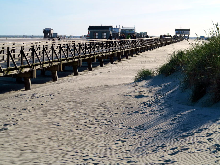 St. Peter-Ording. Seebrücke mit Blick nach Westen