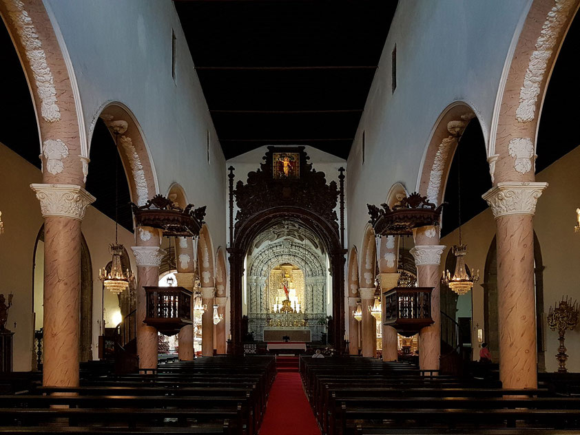 Igreja Matriz de São Sebastião, Hauptschiff mit Blick zum Altar