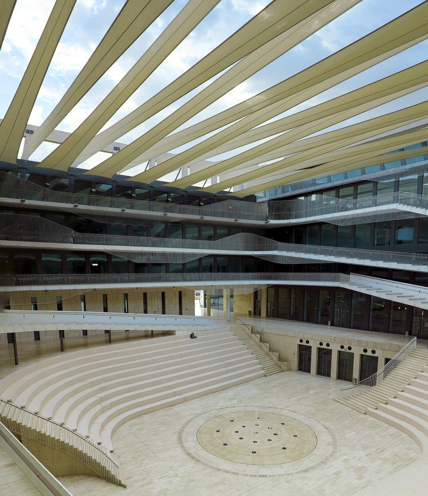 GUtech, großes Amphitheater für Versammlungen