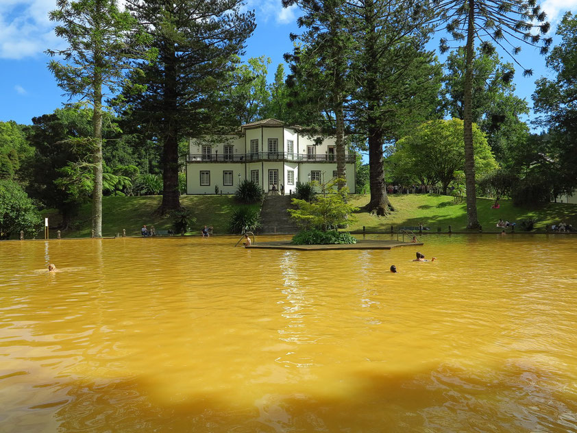 Thermalwasserbecken des Parks Terra Nostra (35 - 40 Grad Celsius)