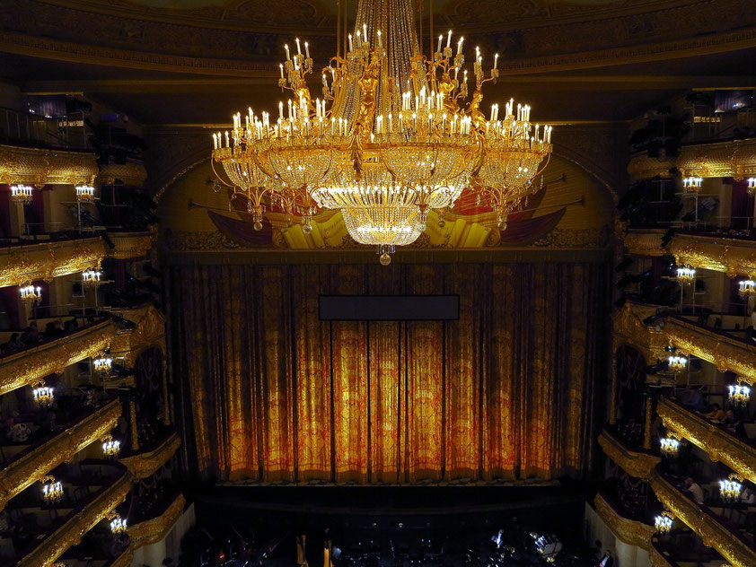 Bolshoi-Theater, Zuschauerraum mit 1800 Plätzen