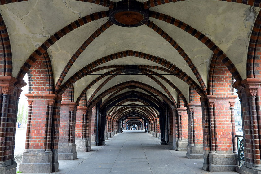 Arkaden unter der Oberbaumbrücke