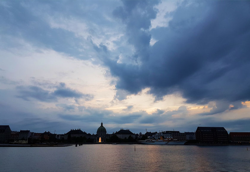 Blick vom Königlichen Opernhaus zum Schloss Amalienborg