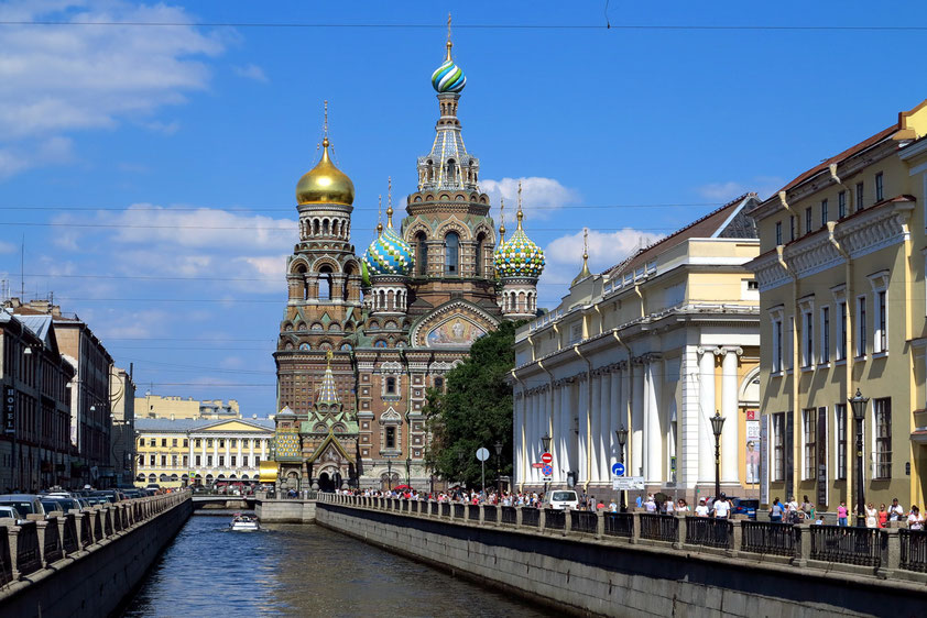 Auferstehungskirche (Blutkirche, Erlöserkirche) am Gribojedow-Kanal, gebaut 1883 bis 1912 nach dem Vorbild der Moskauer Basilius-Kathedrale