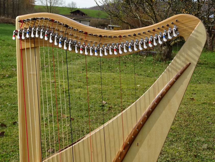 Very small and light Harp with 32 or 34 strings, Travel Harp Small