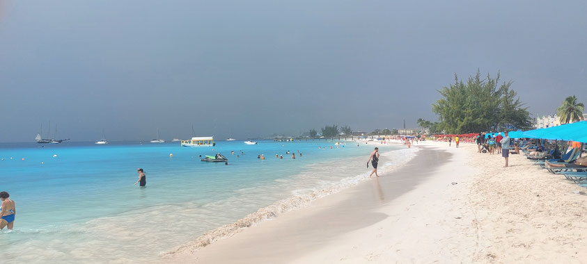Der Strand von Carlisle Bay in Bridgetown auf Barbados