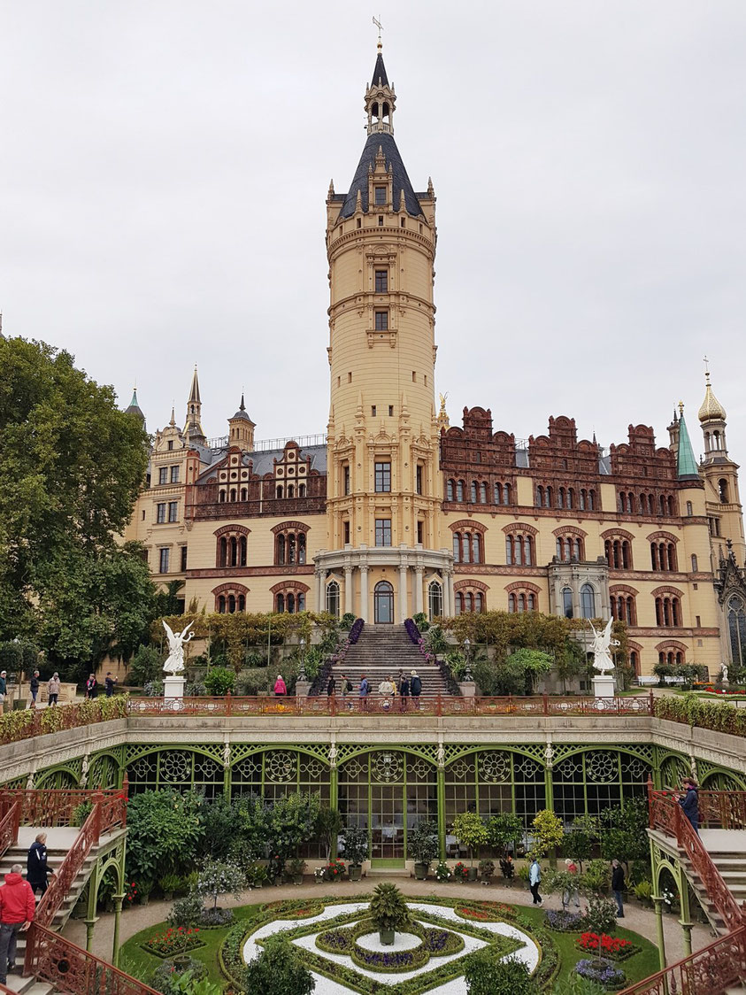 Schloss Schwerin, Gartenseite