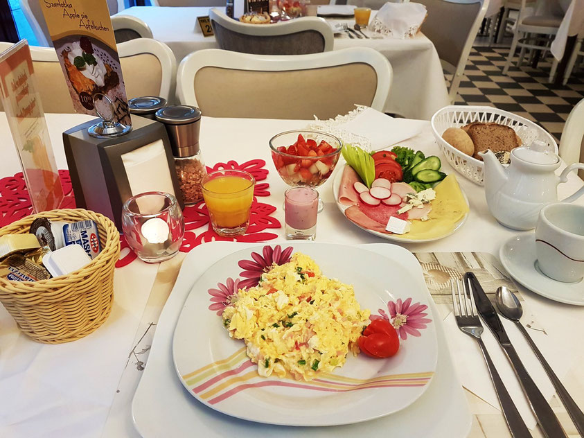 Das üppige Frühstück im Hotel Ottaviano, in  Corona-Zeiten am Tisch serviert