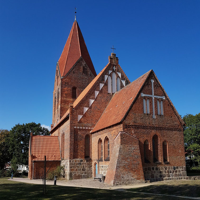 Johanneskirche in Rerik, eine Dorfkirche der Backsteingotik aus dem 13. Jahrhundert