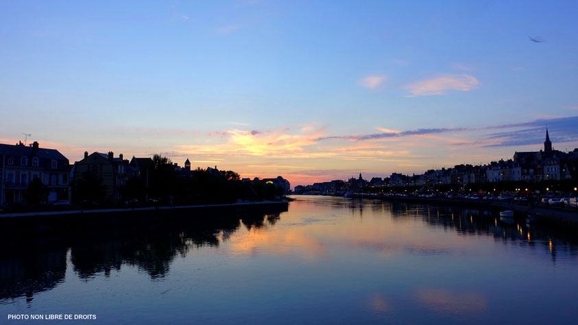 La Touques, entre Deauville et Trouville, photo non libre de droits