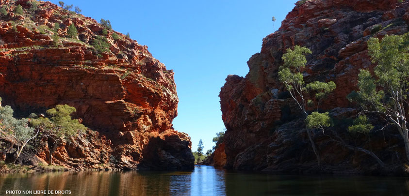 Ellery Creek Big Hole, West MacDonnell Ranges, Australie, photo non libre de droits