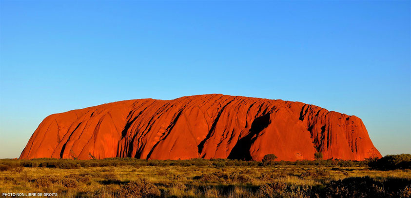 Uluru, le rougeoyant, Uluru-Kata Tjuta National Park, photo non libre de droits