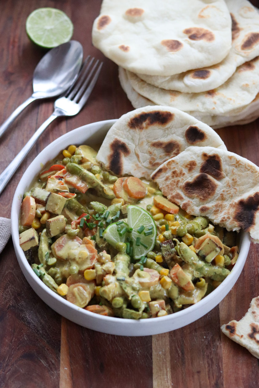 Frischkäse Gemüsecurry mit Naan Brot