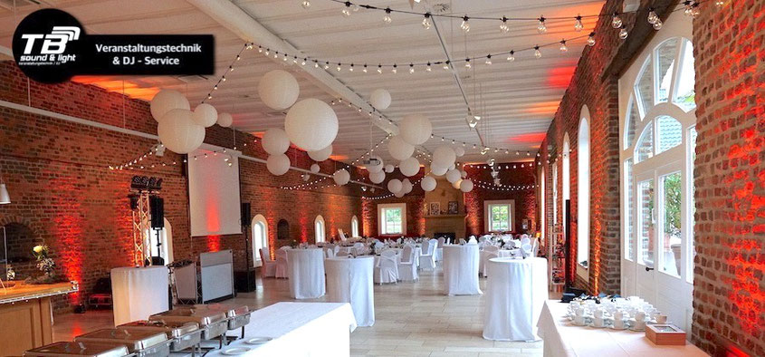 Hochzeits DJ in der Vorburg Heimerzheim mit umfangreicher Ton- und Lichttechnik
