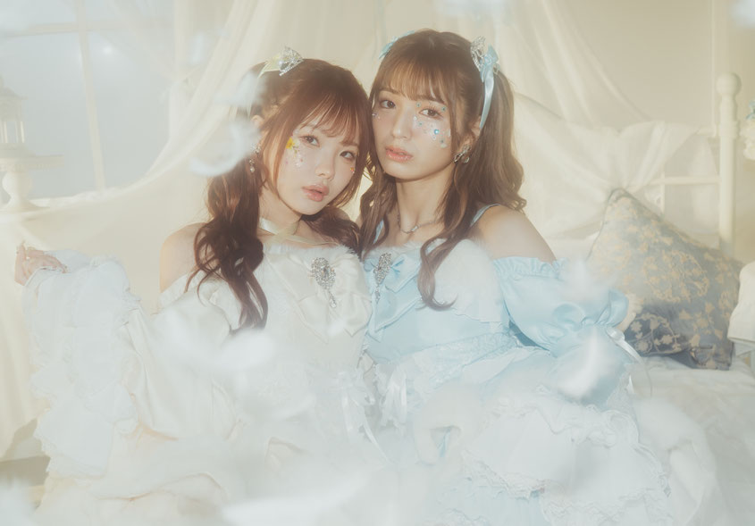 左、松本いちか、右、倉本すみれ