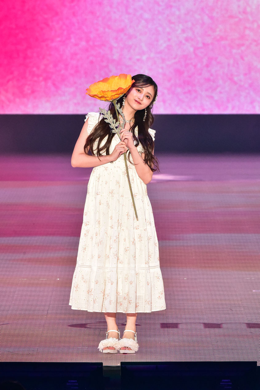 ⒸRakuten GirlsAward 2026 SPRING/SUMMER