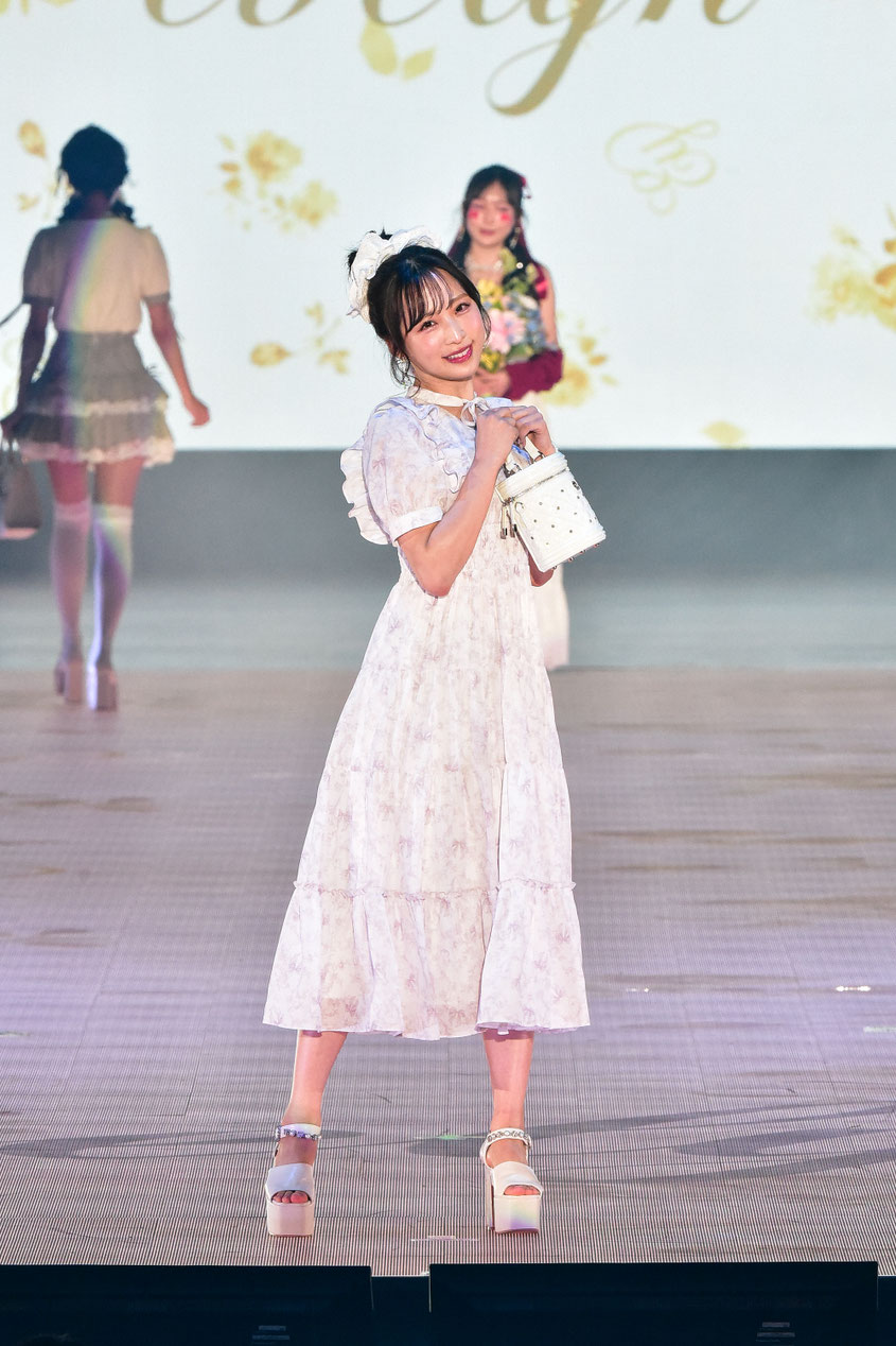 ⒸRakuten GirlsAward 2026 SPRING/SUMMER