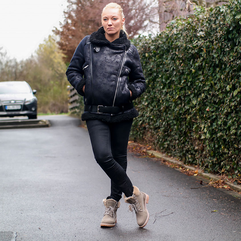 Outfit: Winter Style mit Shearling Jacket & Mustang Boots Outfit | Winter Style | Worst Behavior WRSTBHVR Shearling Jacket X Mustang Schnür Boots | Ready for Snow | Hot Port Life & Style | 30+ Style Blog