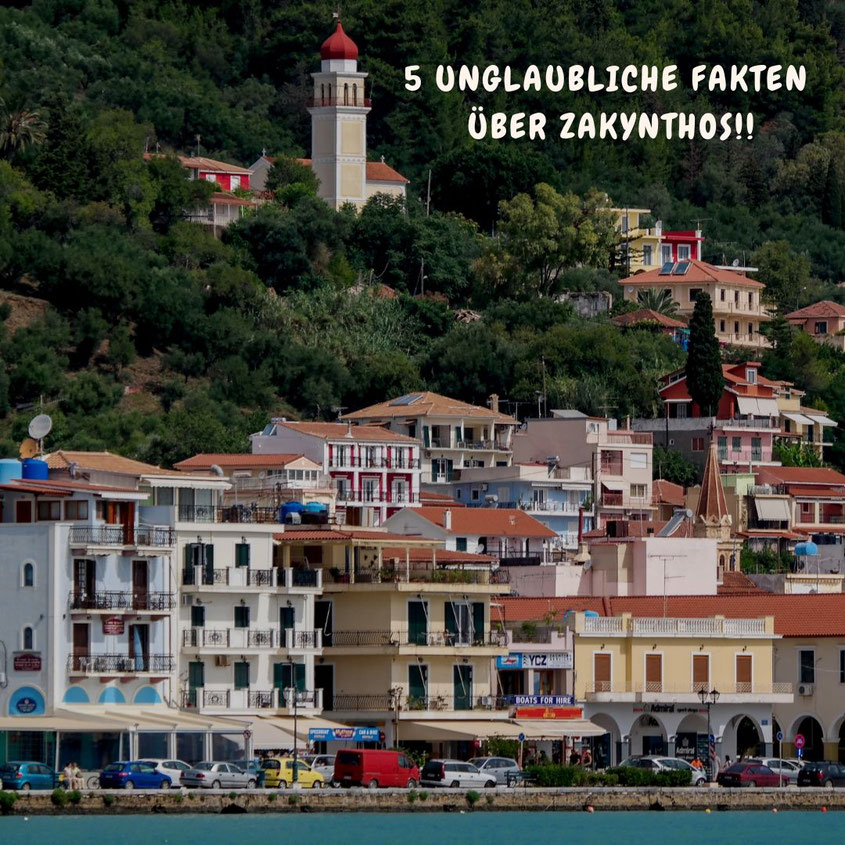 Zakynthos ist eine hübsche, kleine Insel mitten im Ionischen Meer. Die Hafenstadt Zakynthos (Zante Town), die sich rund um den am Wasser gelegenen Solomos-Platz erstreckt, ist die Hauptstadt und das wichtigste Handelszentrum der Insel. Trotzdem birgt auch dieser HotSpot ein paar Geheimnisse | Beautiful Greece | Hot Port Life & Style | 30+ Lifestyle Blog