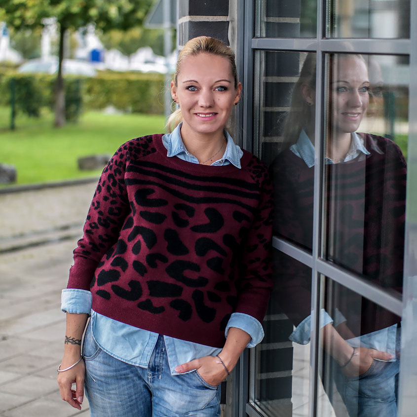 Outfit | Sporty Boyfriend Look aus Converse Chucks - Diesel Jeans & Vintage Leo Pulli aus der Zalando Collection | hot-port.de | 30+ Fashion Blog