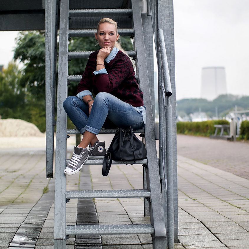 Outfit | Sporty Boyfriend Look aus Converse Chucks - Diesel Jeans & Vintage Leo Pulli aus der Zalando Collection | hot-port.de | 30+ Fashion Blog