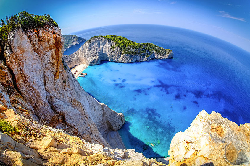 Navagio Beach Zakynthos | Shipwreck Bay | Traumhafte Bucht mit imposanten Felsvorsprüngen & türkisfarbenem Wasser | Hot Port Life & Style | Deutscher Lifestyle Blog