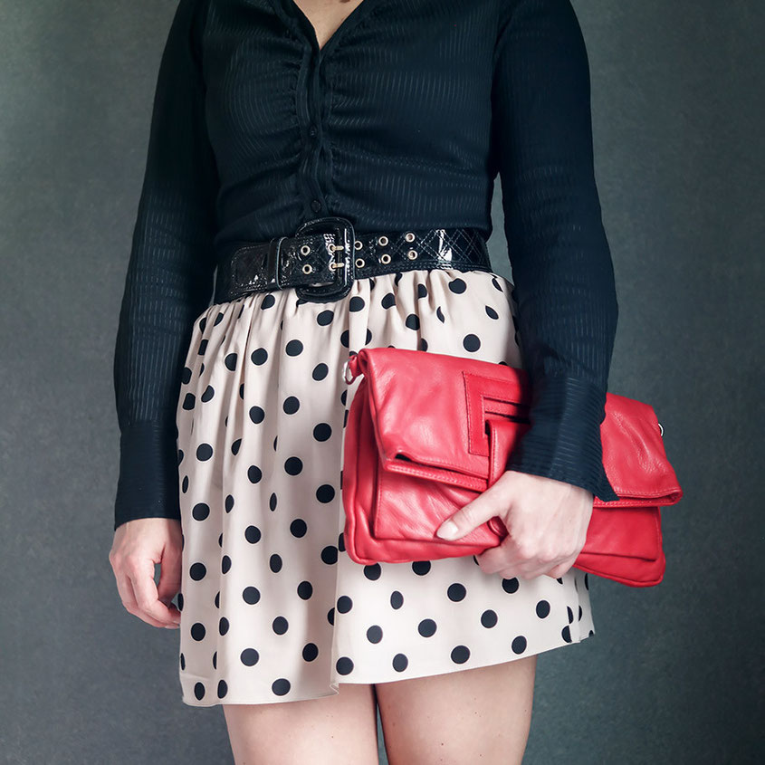 Glockenrock im Preppy Look by © Hot Port Life & Style Stylisher A-Linien Glockenrock im Preppy Look von River Island, den man sowohl im Sommer als auch im Herbst problemlos tragen kann | Hot Port Life & Style | 30+ Style Blog