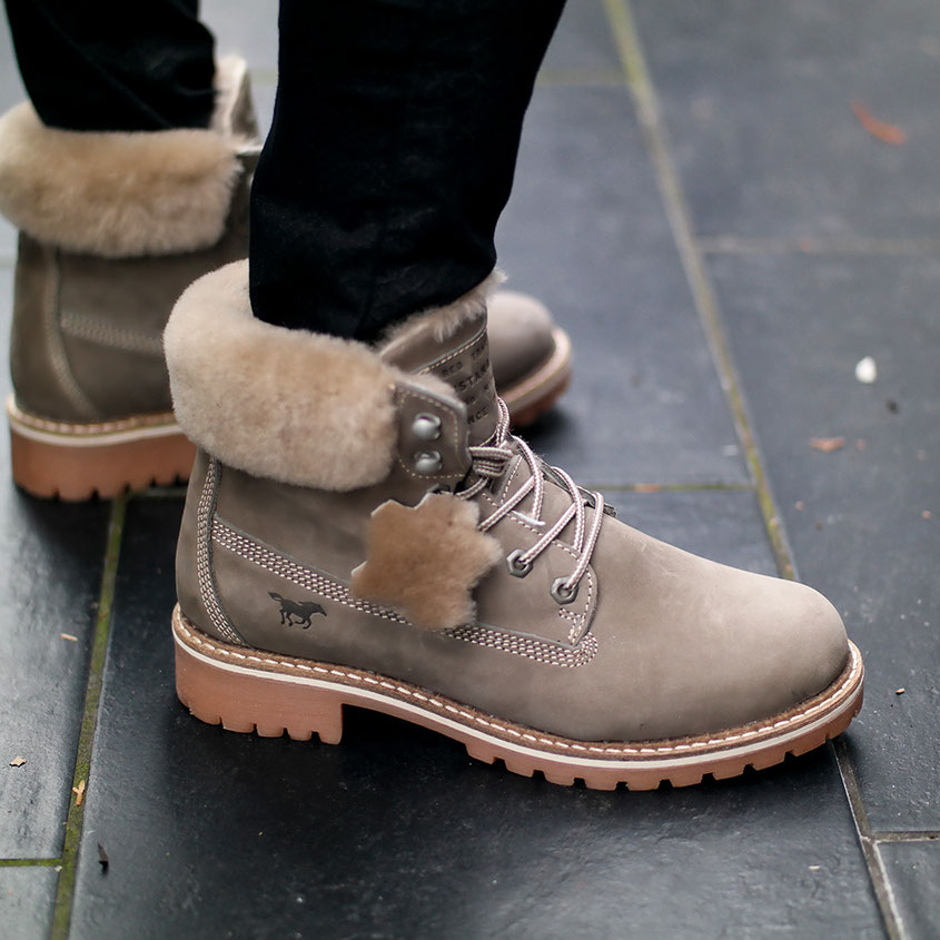 Die Winter Boots von Mustang sind ein echtes Must Have Outfit | Winter Style | Worst Behavior WRSTBHVR Shearling Jacket X Mustang Schnür Boots | Ready for Snow | Hot Port Life & Style | 30+ Style Blog
