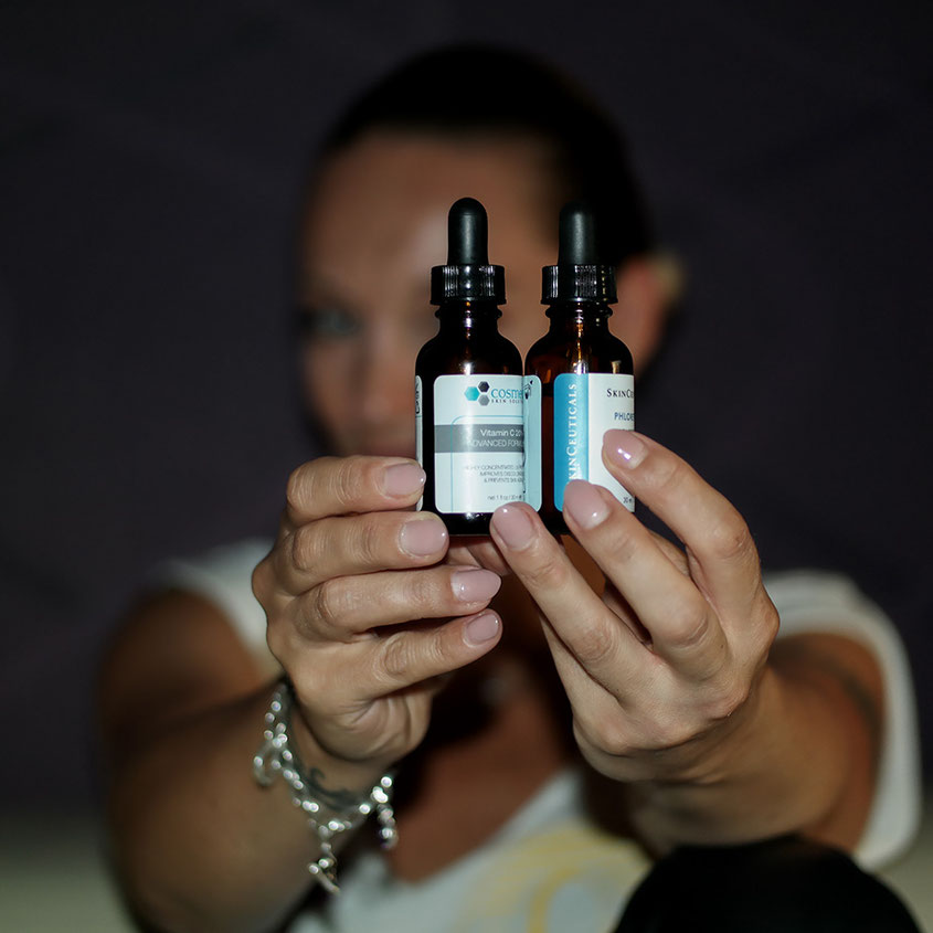Skinceuticals versus Cosmetic Skin Solution Skinceuticals Phloretin CF vs Cosmetic Skin Solutions: Vitamin C Seren sind aktuell in aller Munde! Welches Serum ist das Richtige für mich & ist teuer auch gleichzeitig gut? | Hot Port Life & Style | 30+ Style Blog