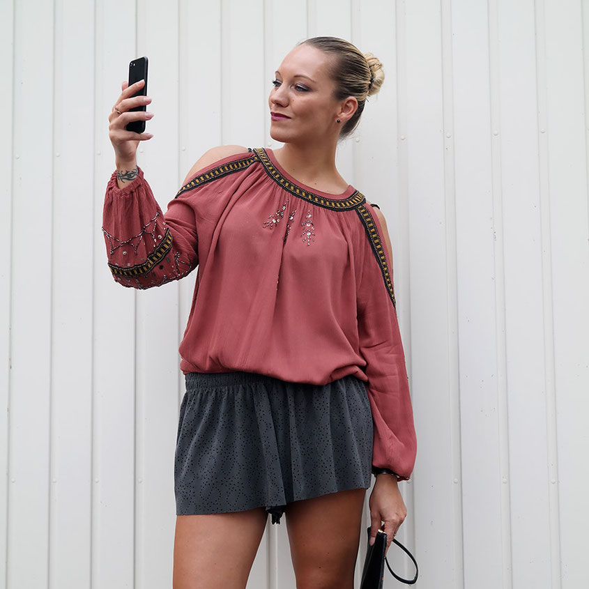 Herbst Look aus Lasercut Shorts & Free People Tunika | hot-port.de | 30+ Lifestyle & Fashion Blog