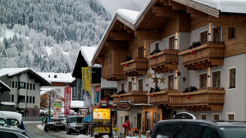 Pisten runterkacheln oder Hüttengaudi - das 1Live Lovetrain Erlebnis nach Zell am See Kaprun war der Hammer | hot-port.de | Lifestyle Blog