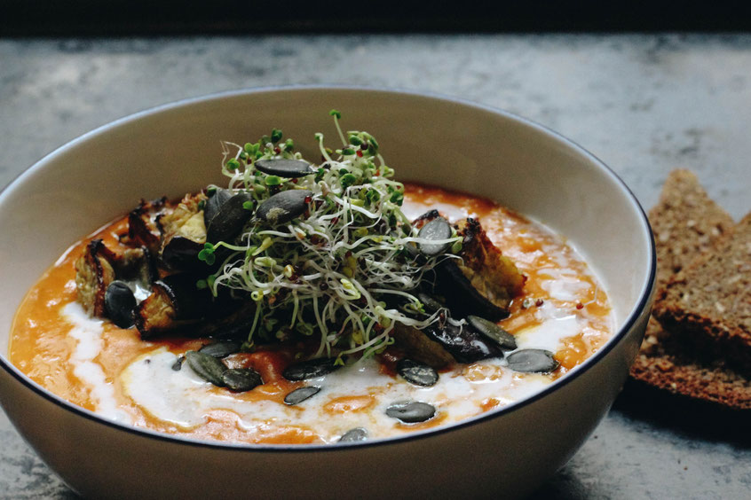Ofengeröstete Paprika Linsen Kokos Suppe